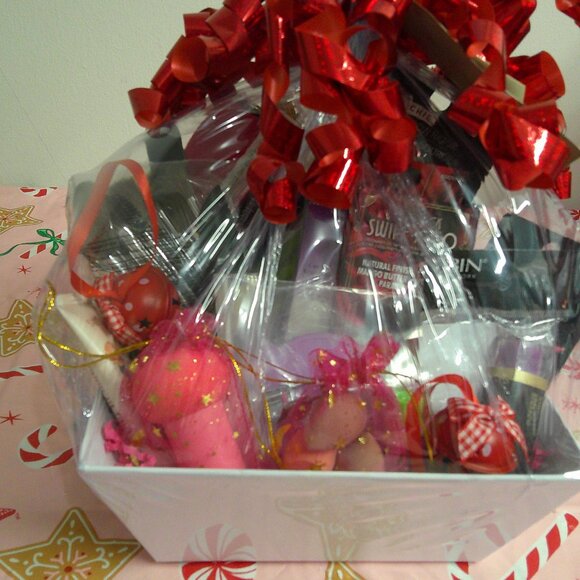 Other - Merry & Matte-18-Piece Holiday Makeup Gift Set, Christmas Gifts for Her